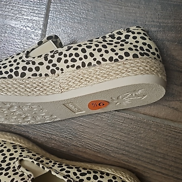 Slip ons - Picture 2 of 5